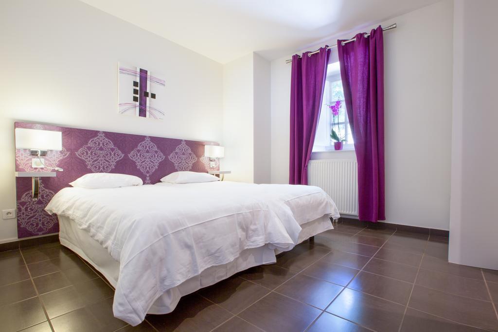 Gite-Hôtel La Cabourne Saint-Privat-dʼAllier Chambre photo